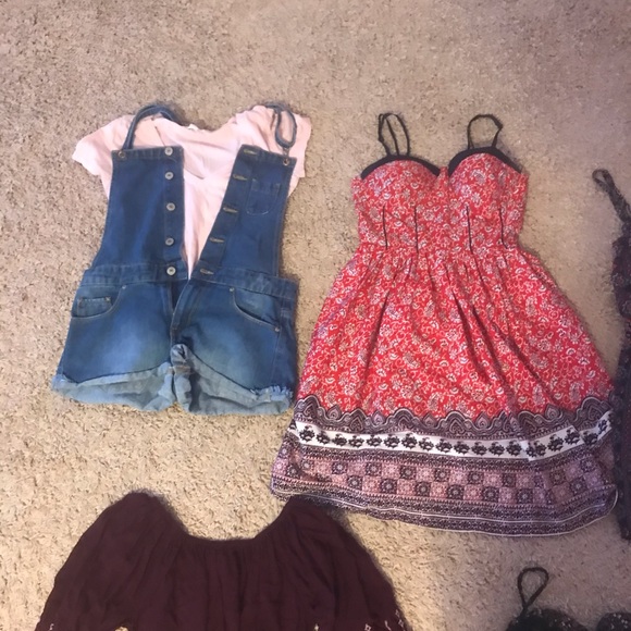 Clothing Bundle - Picture 6 of 8